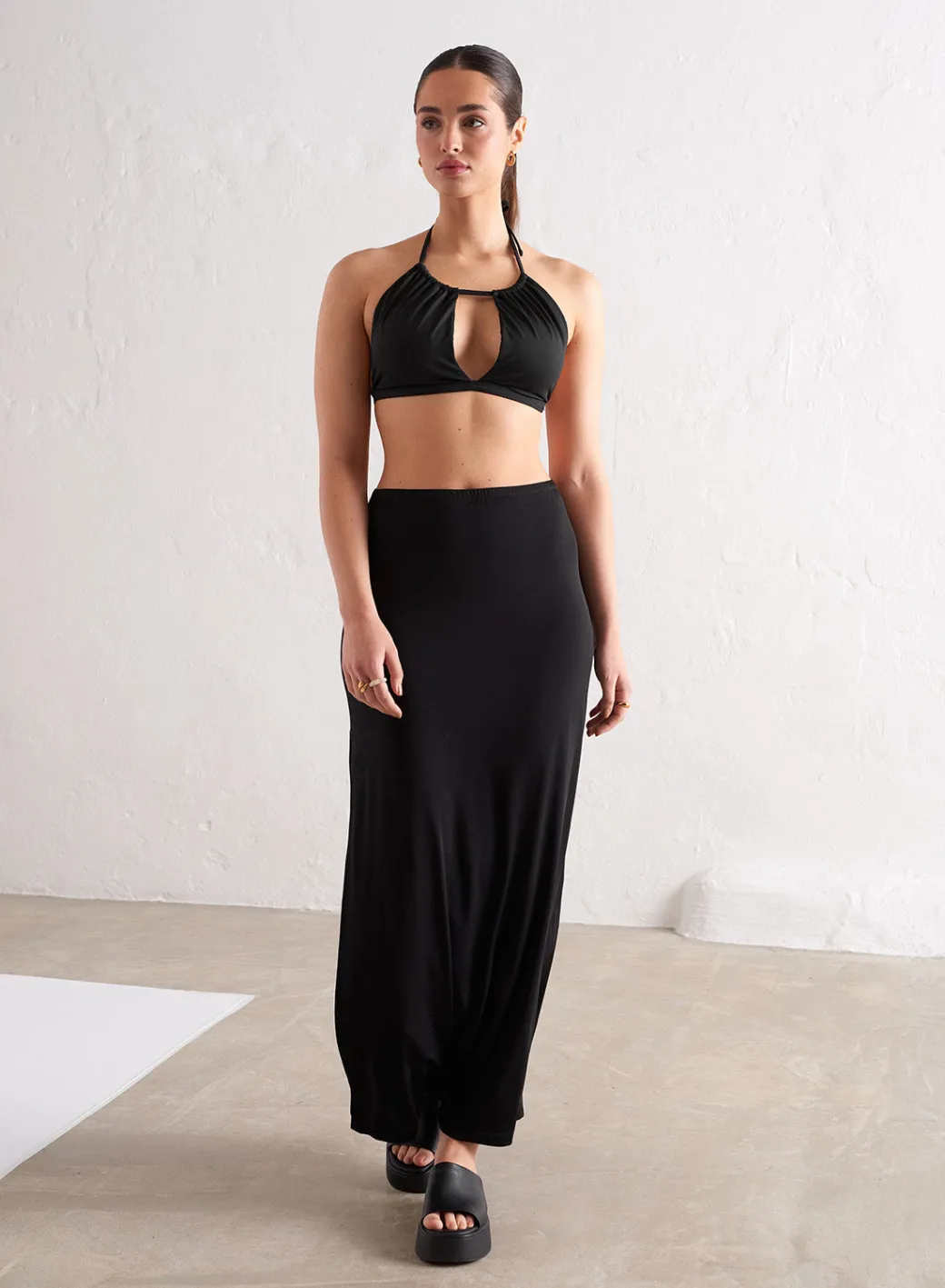 Black Sheer Tech Skirt>AIM’N Hot