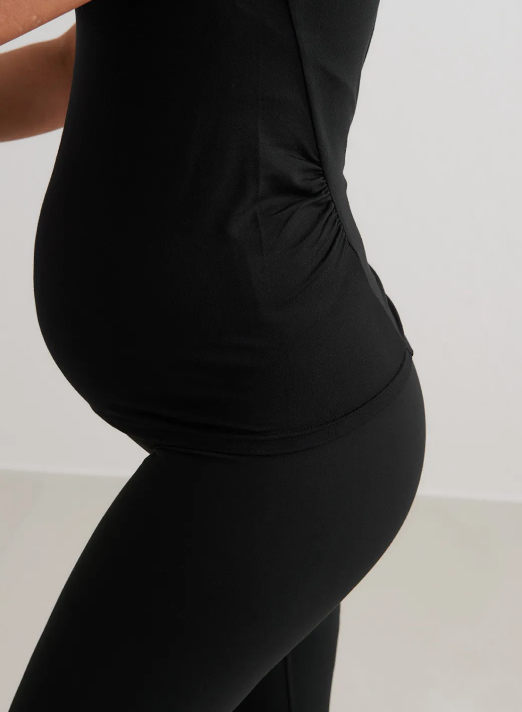 Black Soft Basic Maternity Short Sleeve>AIM’N Hot
