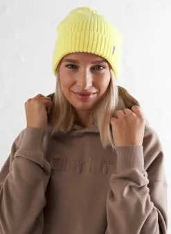 Beanie><noscript><img data-lazyloaded=